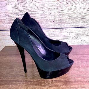 Truth or Dare Black Suede heels by Madonna size 6